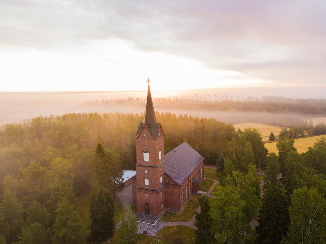 Mäntsälän kirkko lintuperspektiivistä